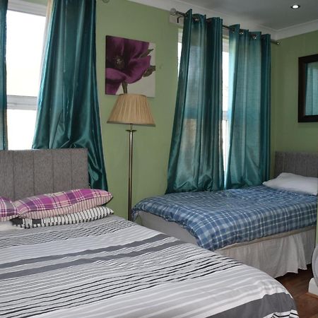 Three Bedroom House Lancaster Road London Eksteriør billede