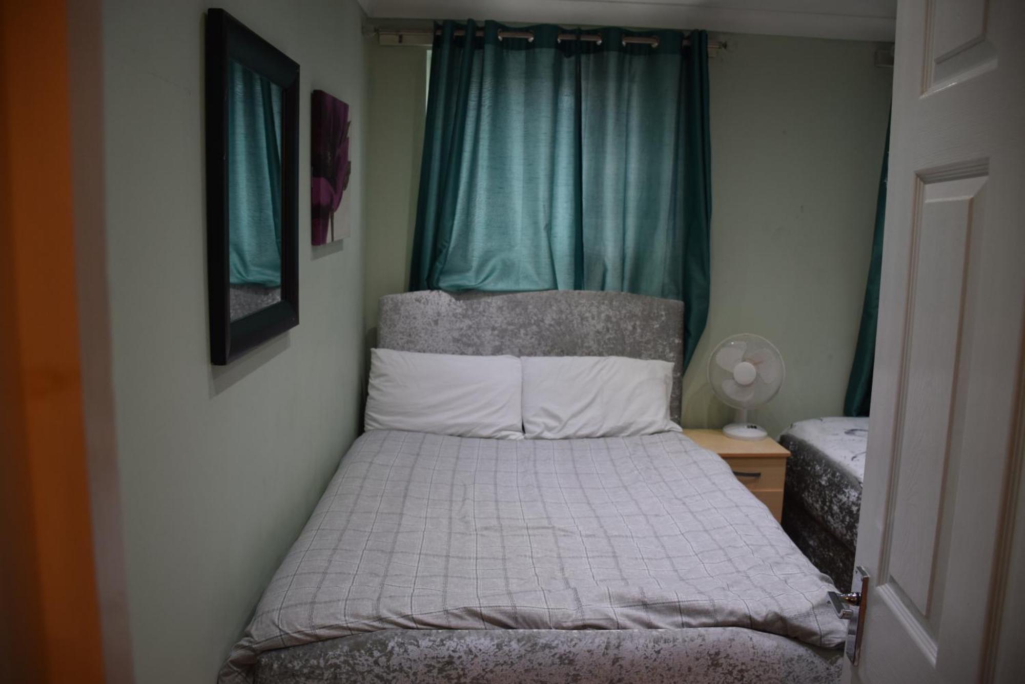 Three Bedroom House Lancaster Road London Eksteriør billede