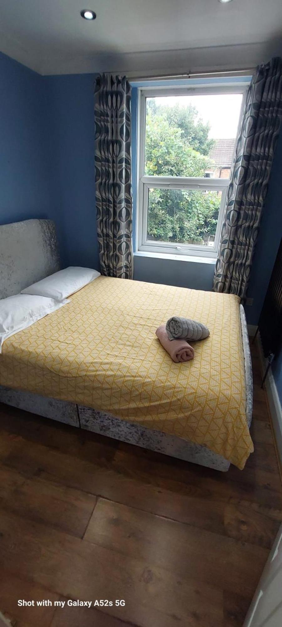 Three Bedroom House Lancaster Road London Eksteriør billede